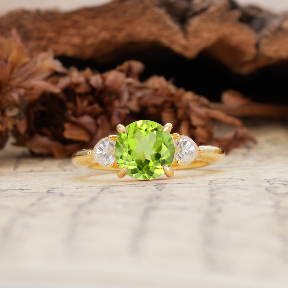 Minimalist 4-Prong Round Cut Peridot Three Stones Wedding Ring - Additional view