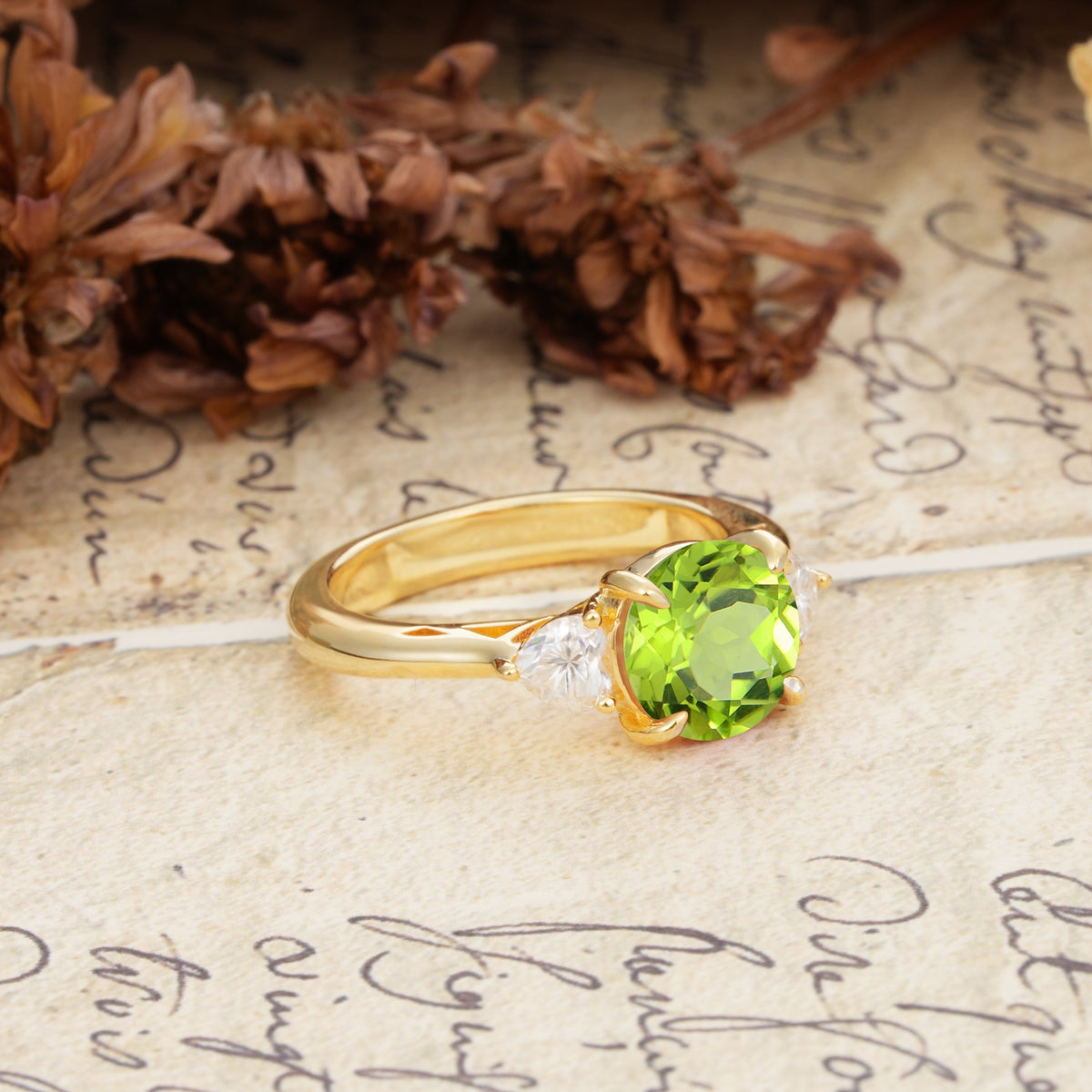 Minimalist 4-Prong Round Cut Peridot Three Stones Wedding Ring - Additional view
