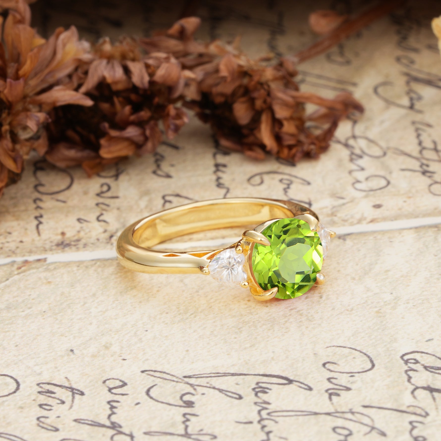 Minimalist 4-Prong Round Cut Peridot Three Stones Wedding Ring - Additional view