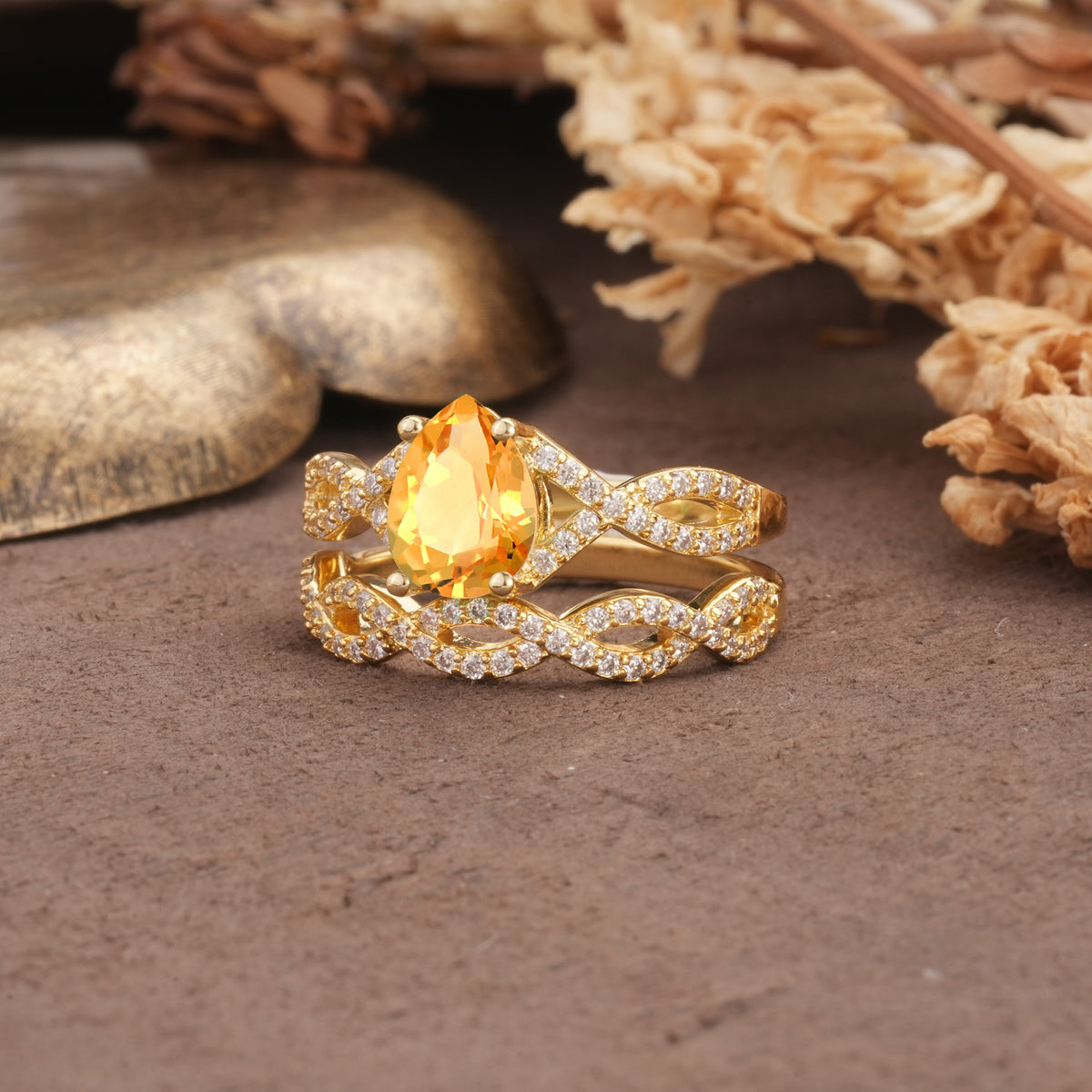 Luxurious and Unique: Entwined 4-Prong Pear Cut Citrine Bridal Ring Set - White-Gold
