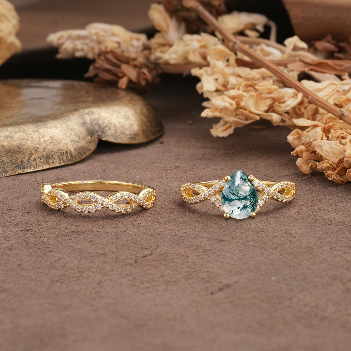 Luxurious and Unique: Entwined 4-Prong Pear Cut Moss Agate Bridal Ring Set - Additional view
