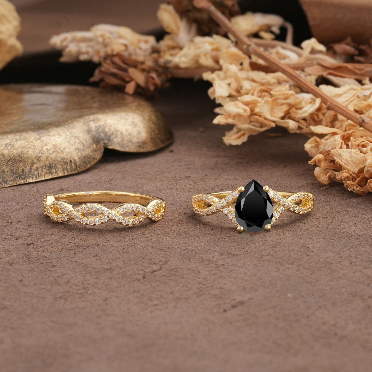 Luxurious and Unique: Entwined 4-Prong Pear Cut Black Onyx Bridal Ring Set - Additional view