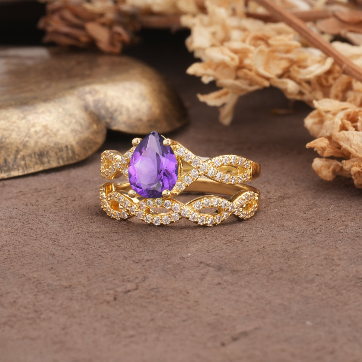 Luxurious and Unique: Entwined 4-Prong Pear Cut Amethyst Bridal Ring Set - White-Gold