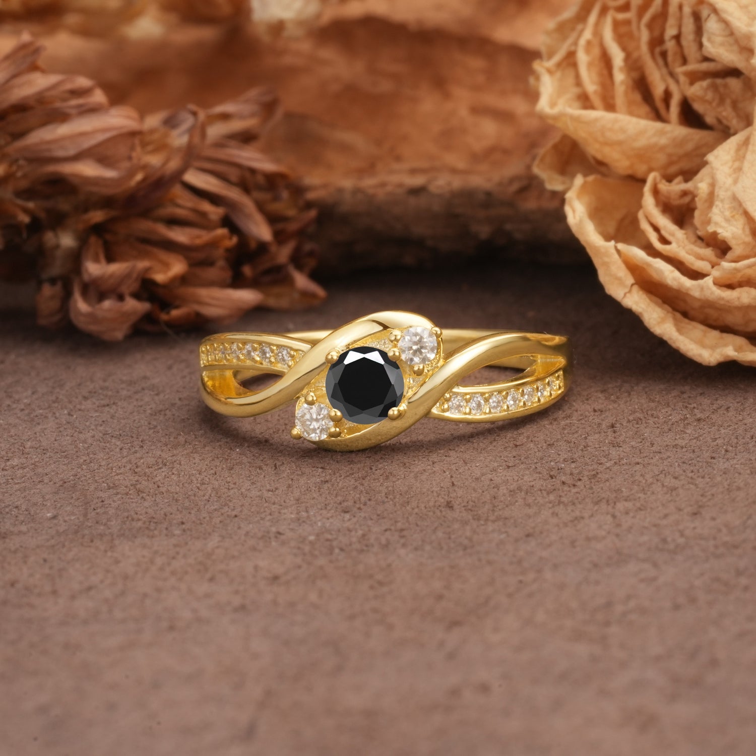 Unique, Minimalist, Twisted 4-Prong Round Cut Black Onyx Wedding Ring - Additional view