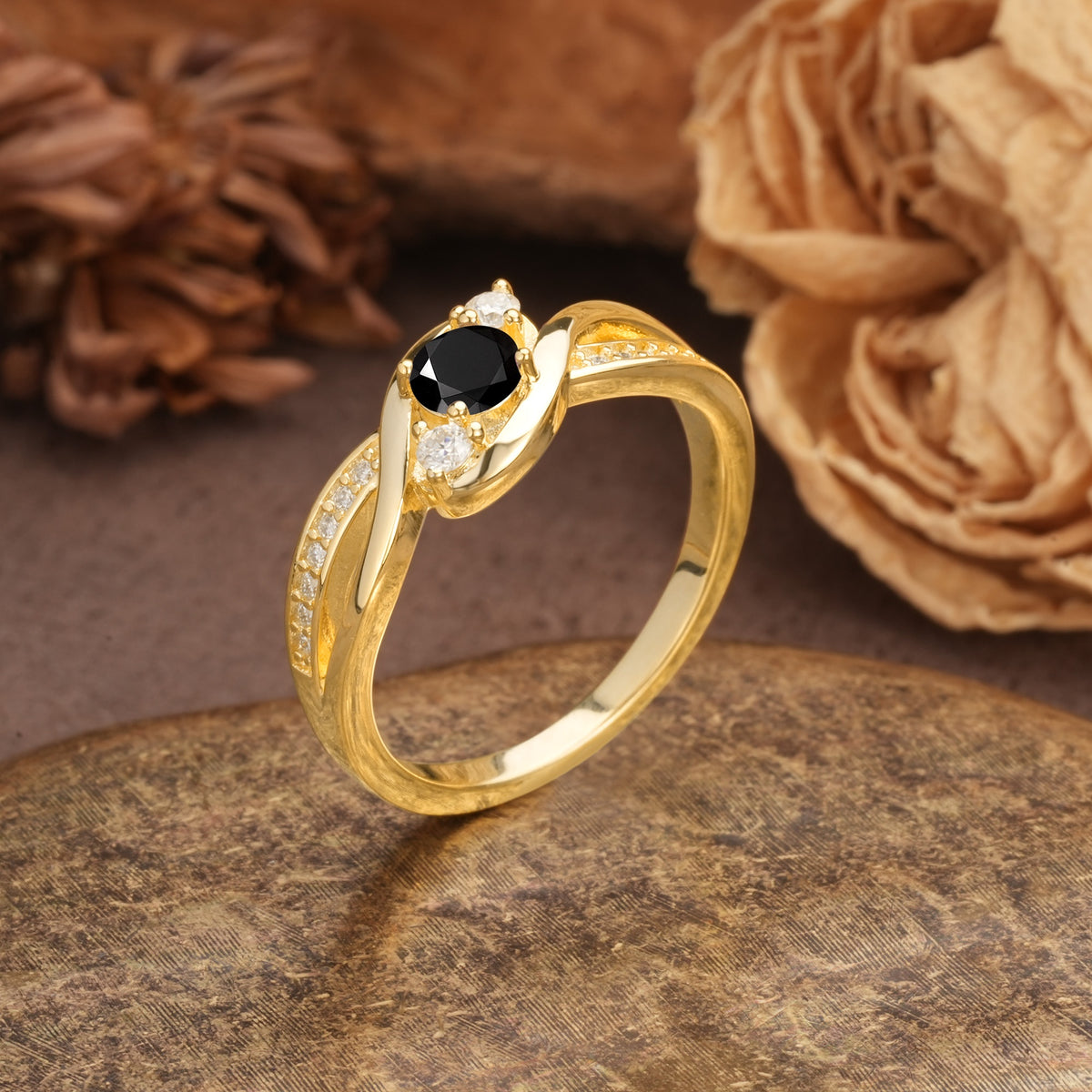 Unique, Minimalist, Twisted 4-Prong Round Cut Black Onyx Wedding Ring - Additional view