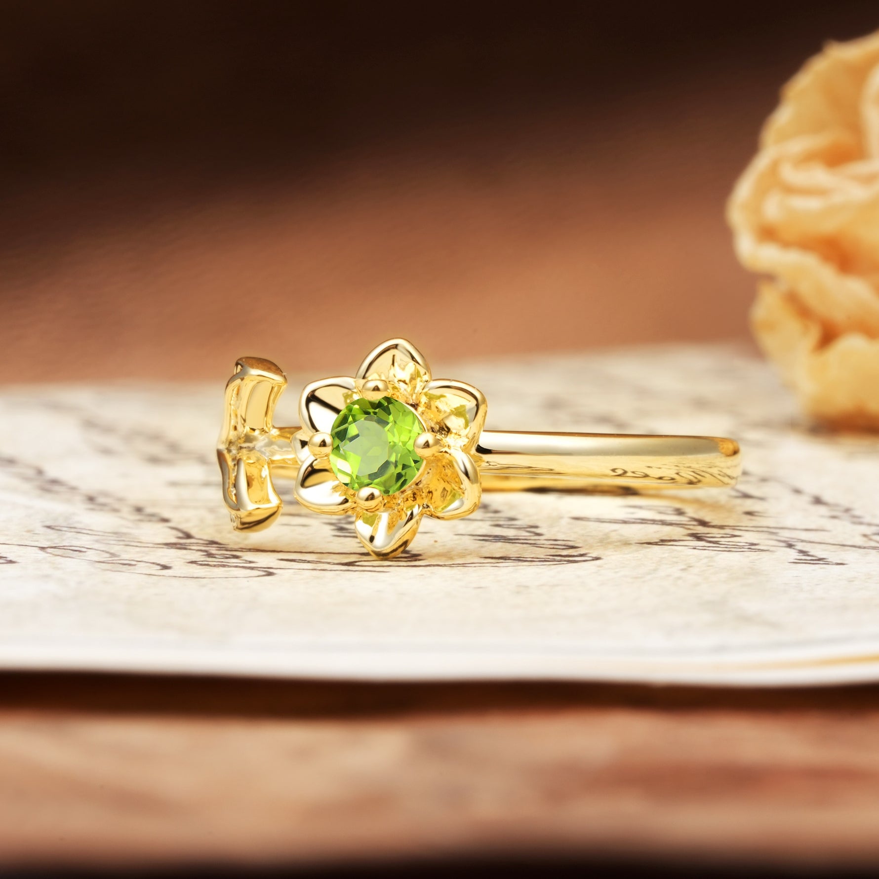 Natural-Inspired Floral Shape 4-Prong Round Cut Peridot Engagement Ring - Additional view