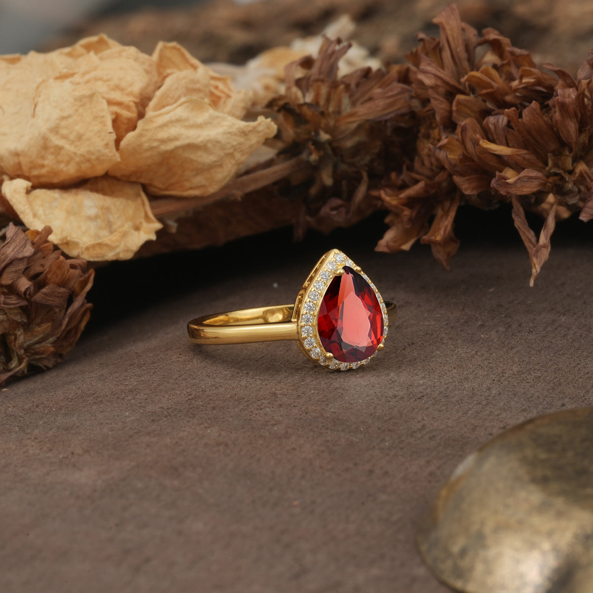 Luxurious and Unique 4-Prong Pear Cut Garnet Engagement Ring - Additional view