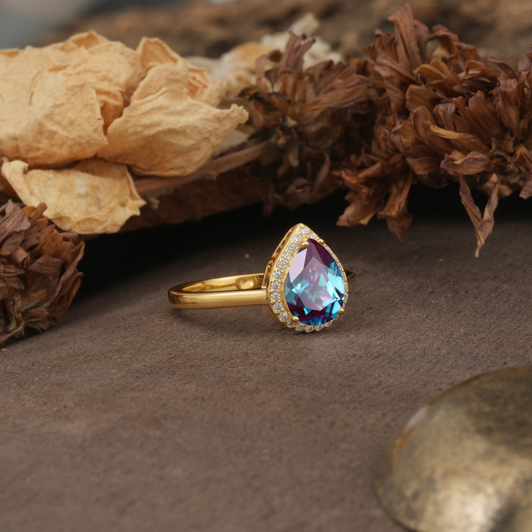 Luxurious and Unique 4-Prong Pear Cut Alexandrite Engagement Ring - Additional view