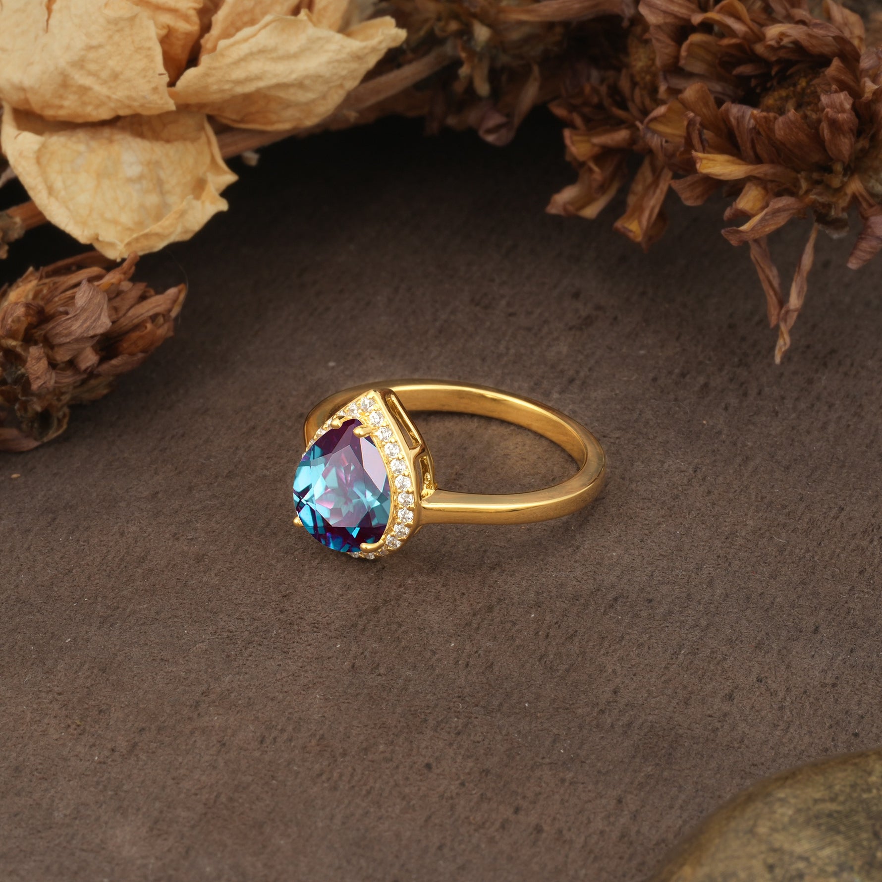 Luxurious and Unique 4-Prong Pear Cut Alexandrite Engagement Ring - Additional view