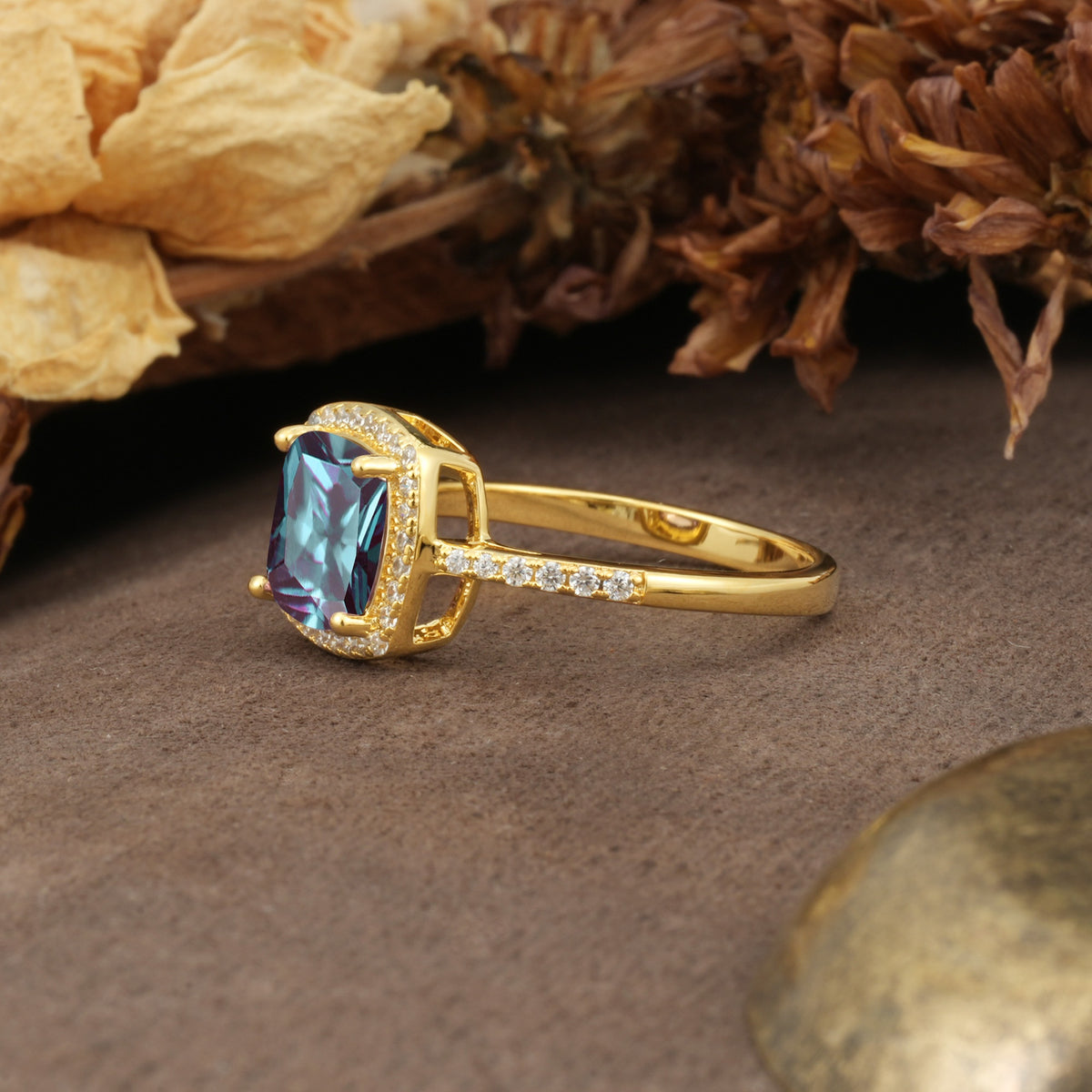 Luxurious and Unique 4-Prong Princess Cut  Alexandrite Engagement Ring - Additional view