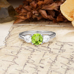 Luxurious Vintage 4 Prong Round Cut Peridot Three Stone Wedding Ring - Additional view