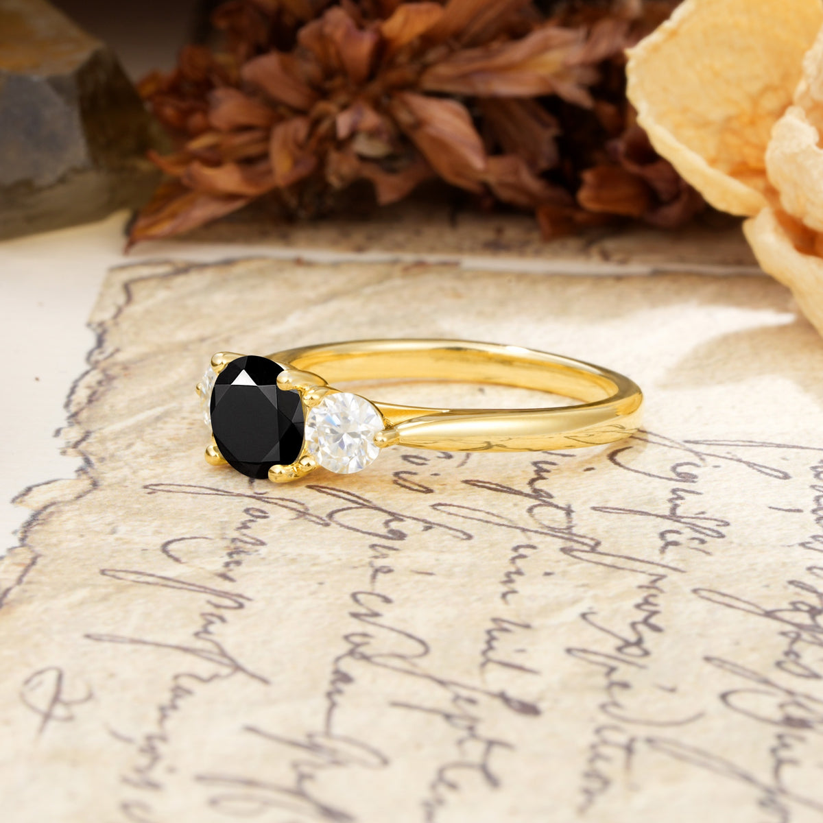 Luxurious Vintage 4 Prong Round Cut Black Onyx Three Stone Wedding Ring - Additional view