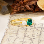 Luxurious Vintage 4 Prong Round Cut Emerald Three Stone Wedding Ring - Additional view