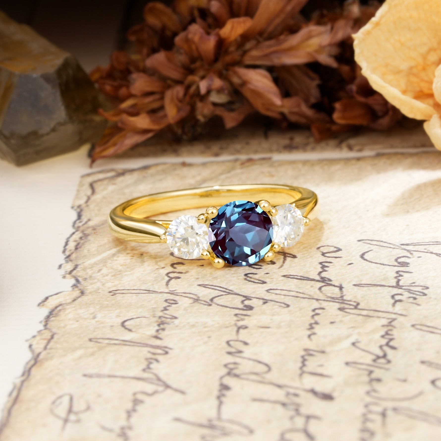 Luxurious Vintage 4 Prong Round Cut Alexandrite Three Stone Wedding Ring - Additional view