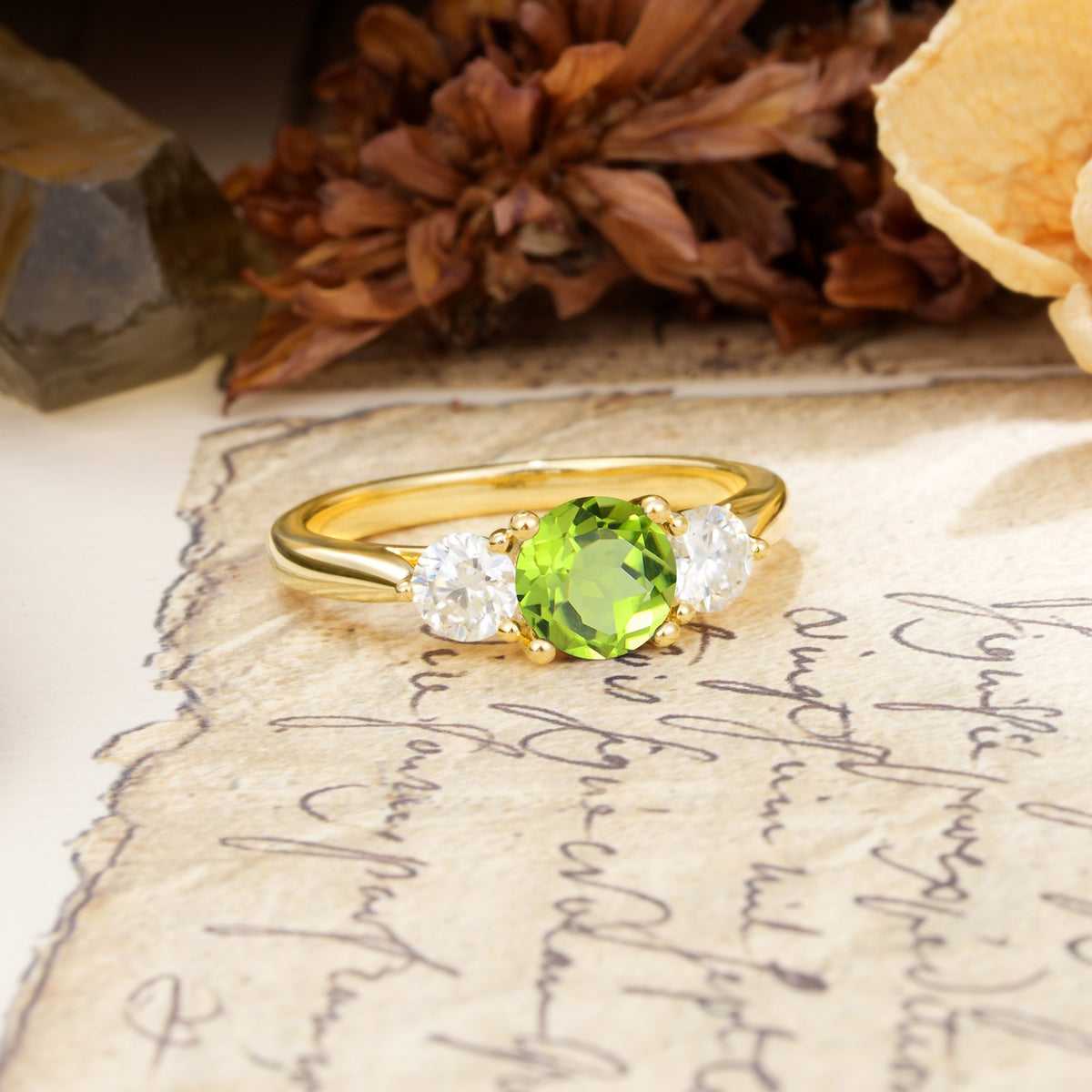 Luxurious Vintage 4 Prong Round Cut Peridot Three Stone Wedding Ring - Additional view