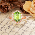 Luxurious Vintage 6-Prong Hexagonal Cut Peridot Engagement Ring - Additional view