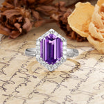 Luxurious Vintage 6-Prong Hexagonal Cut Amethyst Engagement Ring - Additional view