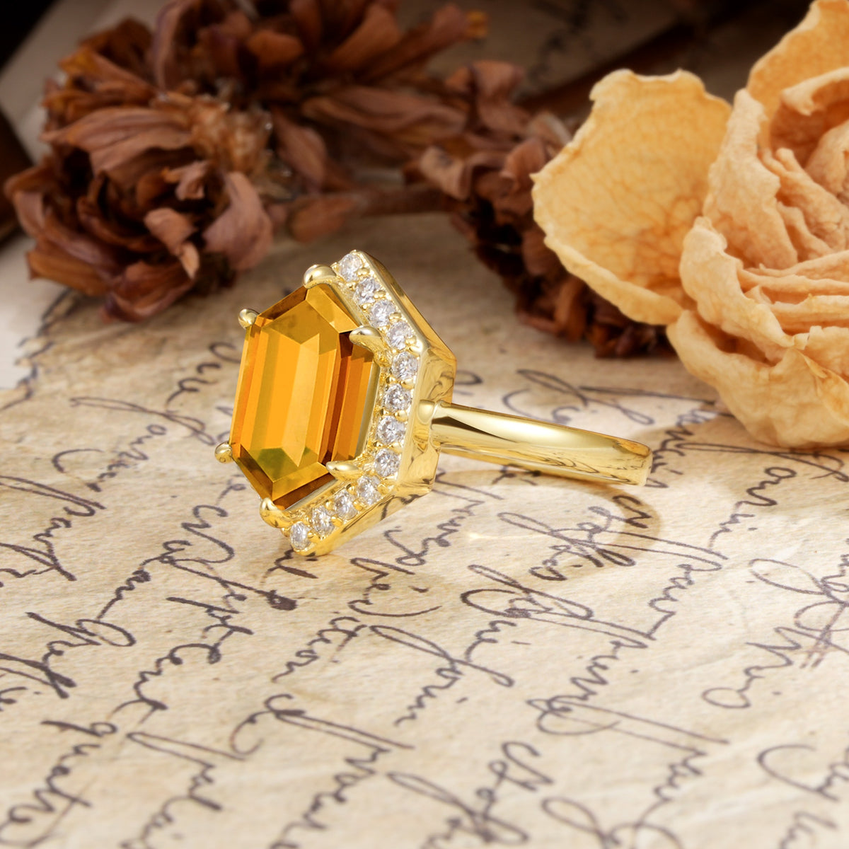 Luxurious Vintage 6-Prong Hexagonal Cut Citrine Engagement Ring - Additional view