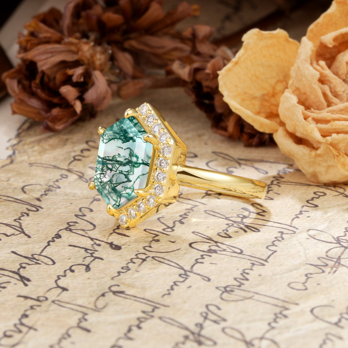 Luxurious Vintage 6-Prong Hexagonal Cut Moss Agate Engagement Ring - Additional view
