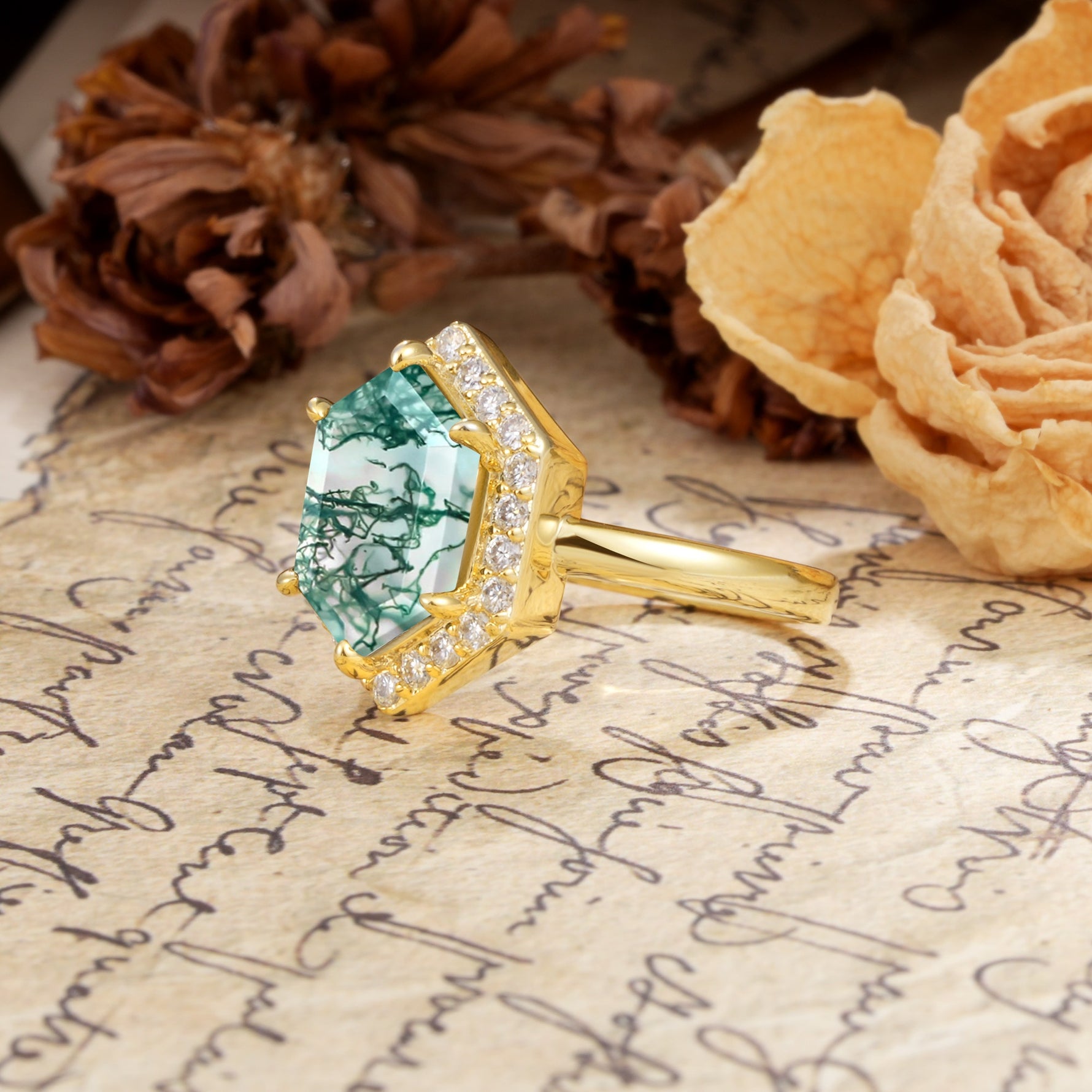Luxurious Vintage 6-Prong Hexagonal Cut Moss Agate Engagement Ring - Additional view