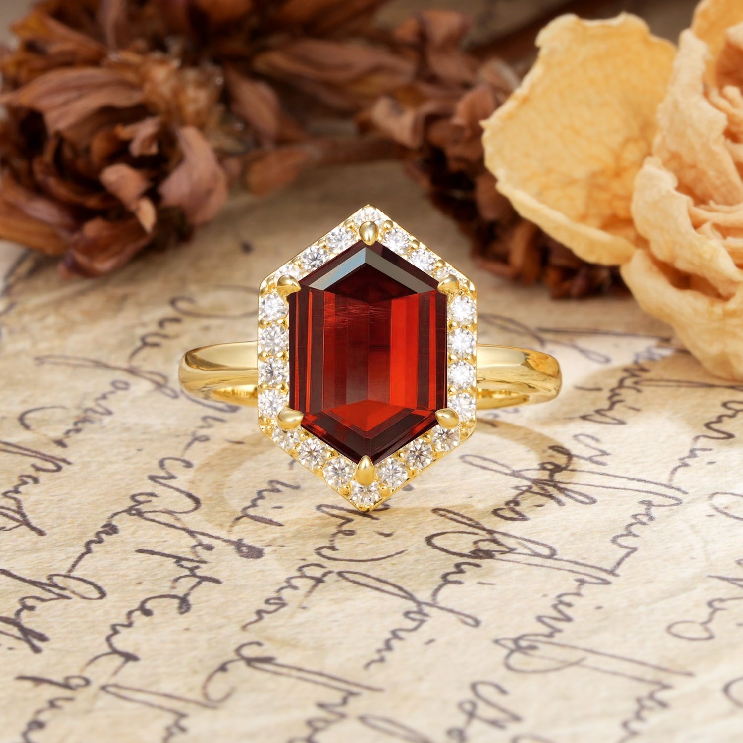 Luxurious Vintage 6-Prong Hexagonal Cut Garnet Engagement Ring - Additional view