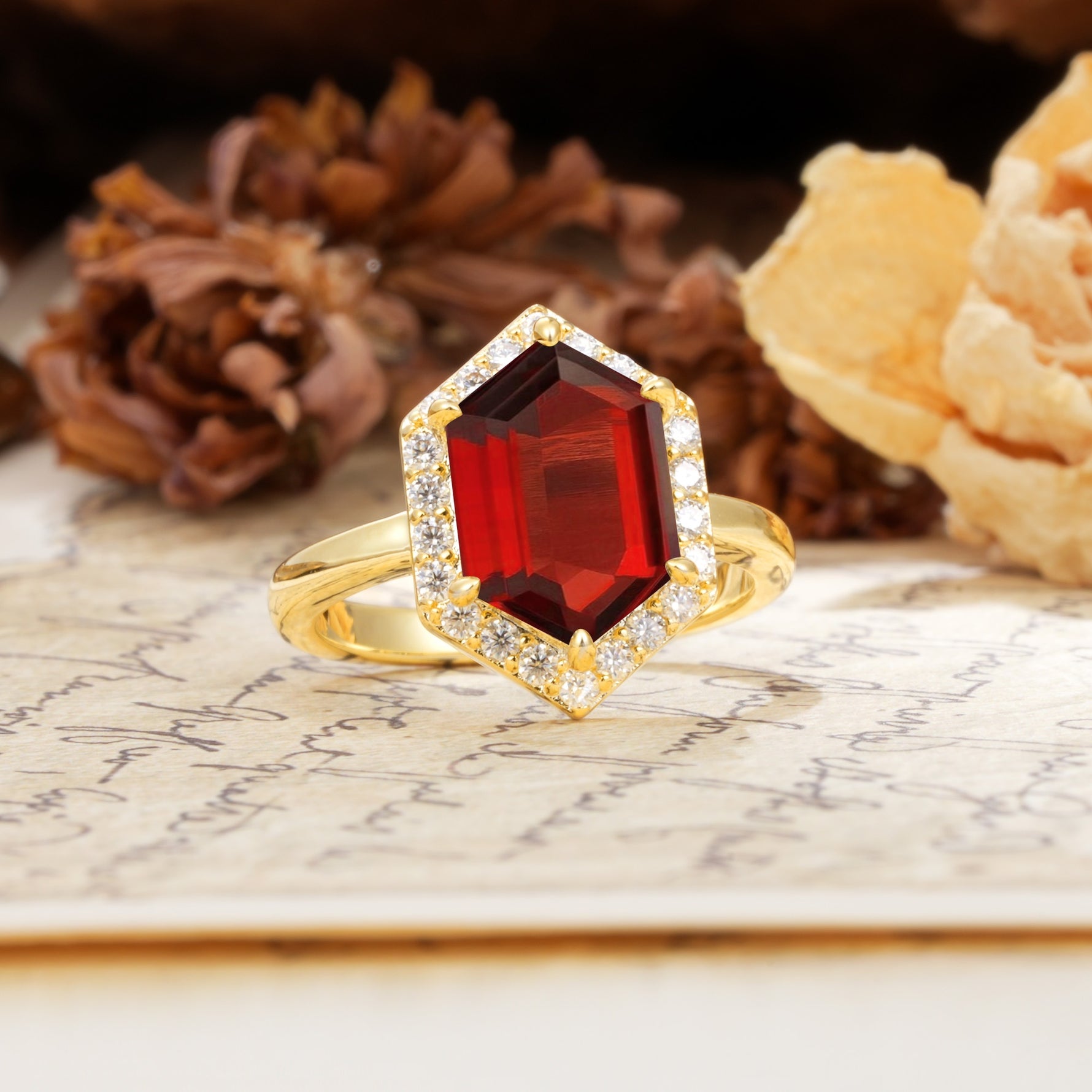 Luxurious Vintage 6-Prong Hexagonal Cut Garnet Engagement Ring - Additional view