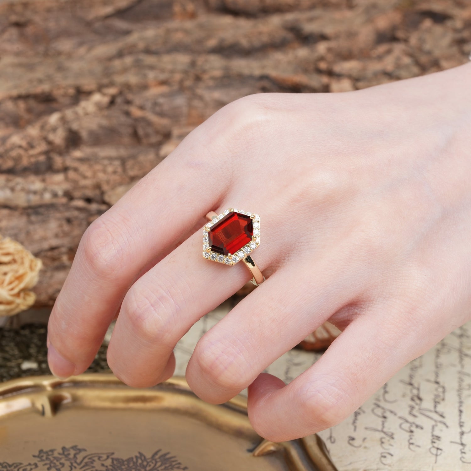 Luxurious Vintage 6-Prong Hexagonal Cut Garnet Engagement Ring - Additional view