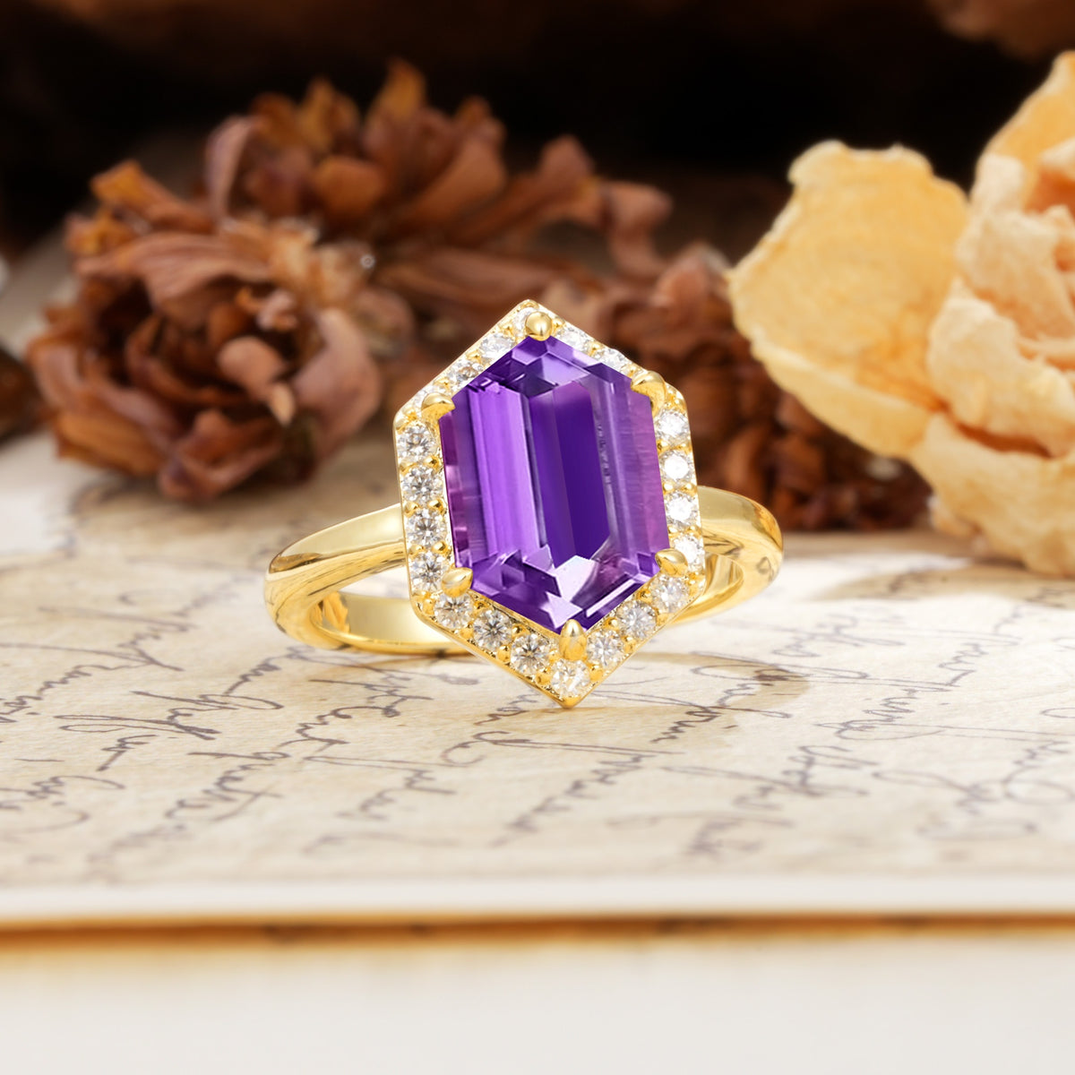 Luxurious Vintage 6-Prong Hexagonal Cut Amethyst Engagement Ring - Additional view