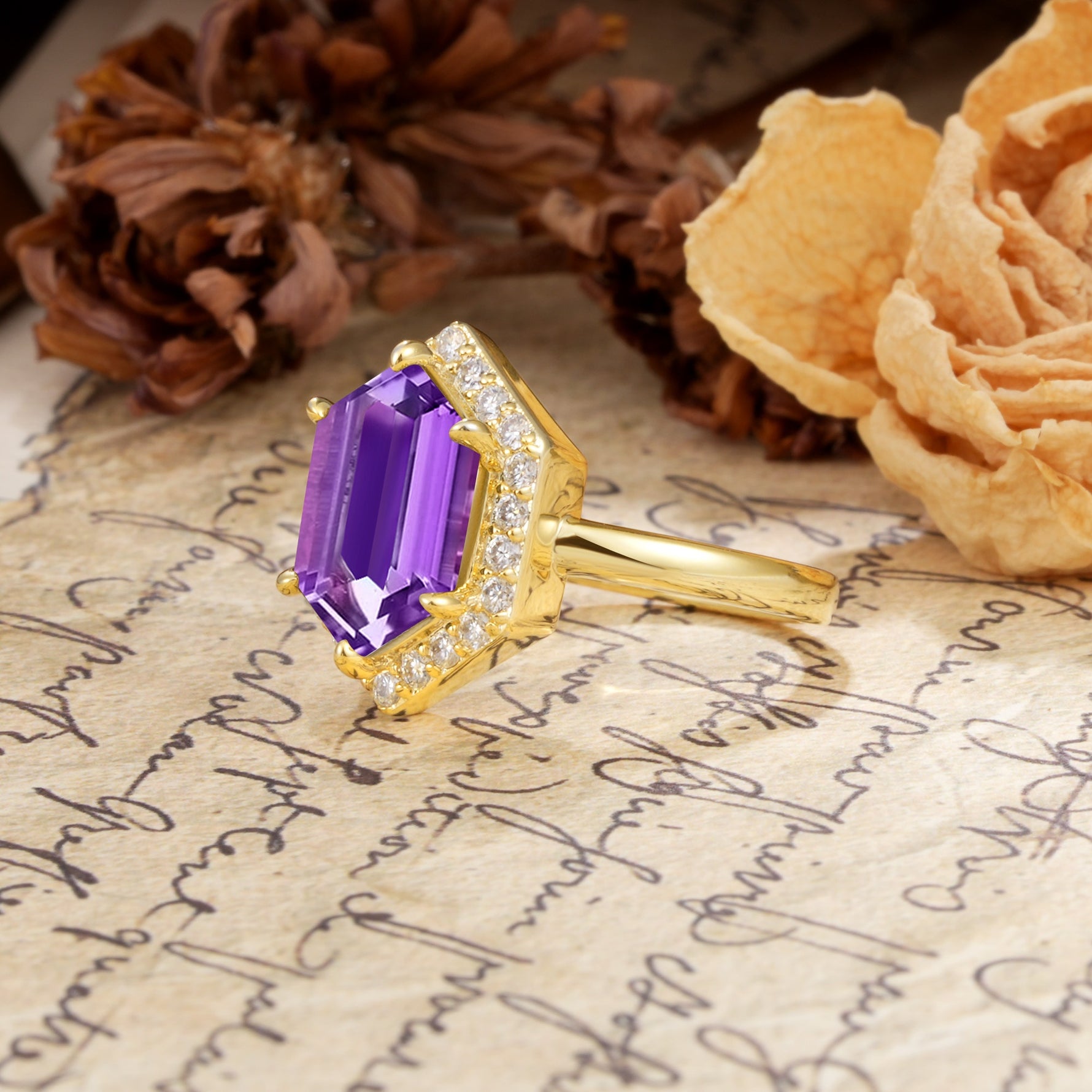 Luxurious Vintage 6-Prong Hexagonal Cut Amethyst Engagement Ring - Additional view