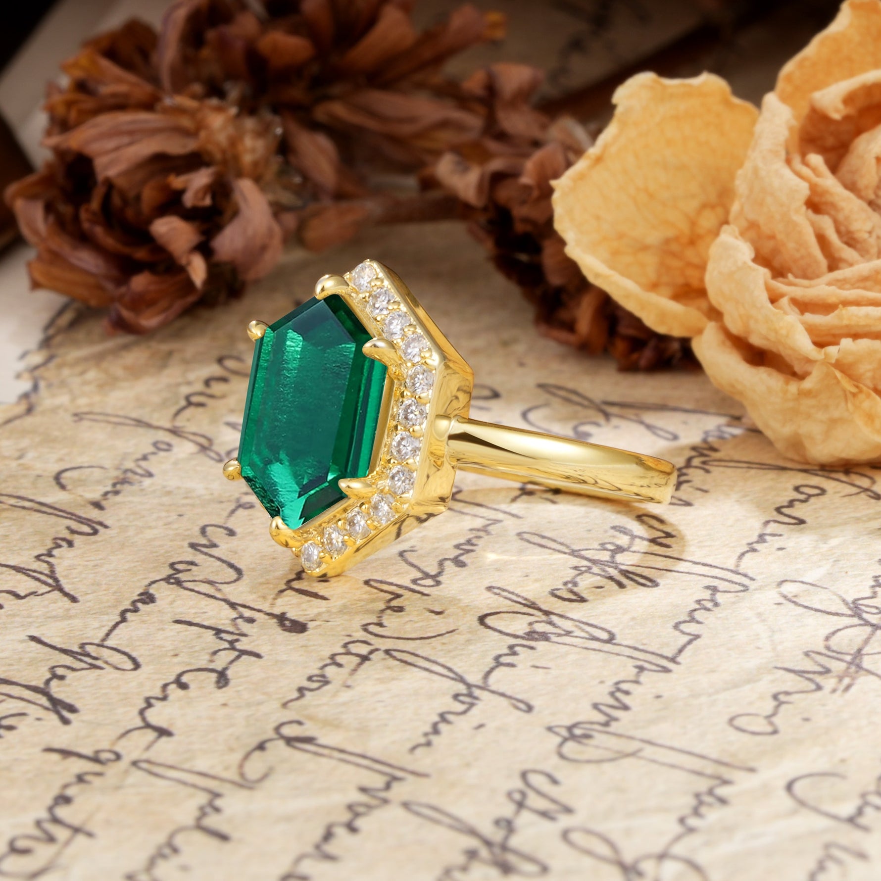 Luxurious Vintage 6-Prong Hexagonal Cut Emerald Engagement Ring - Additional view