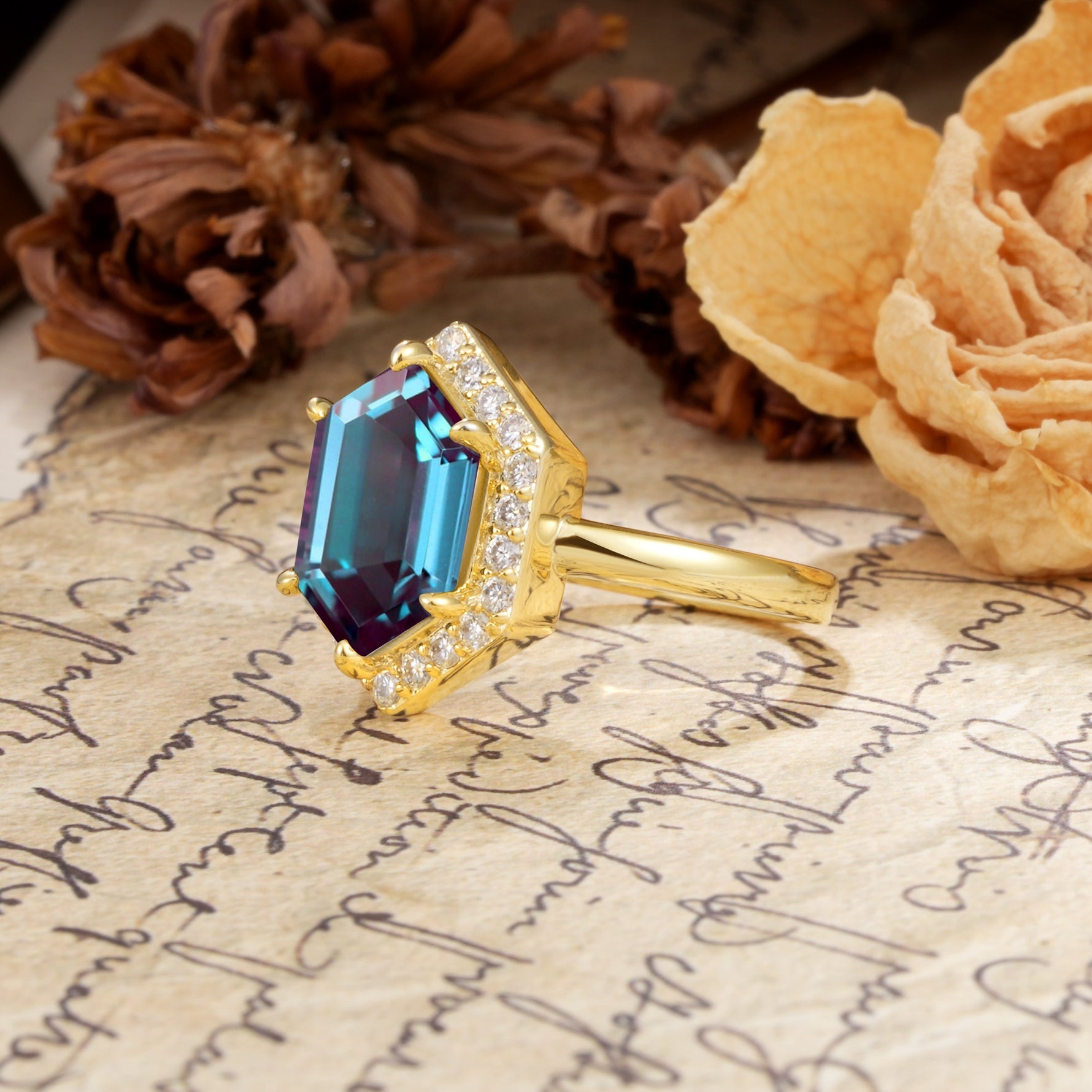Luxurious Vintage 6-Prong Hexagonal Cut Alexandrite Engagement Ring - Additional view
