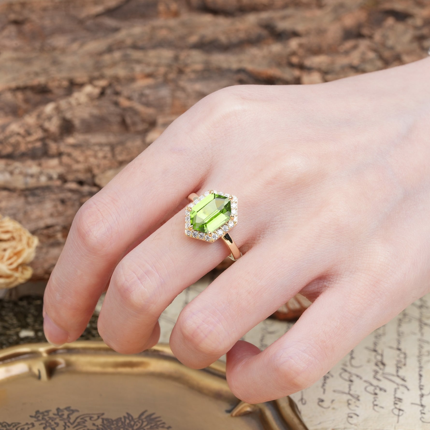 Luxurious Vintage 6-Prong Hexagonal Cut Peridot Engagement Ring - Additional view
