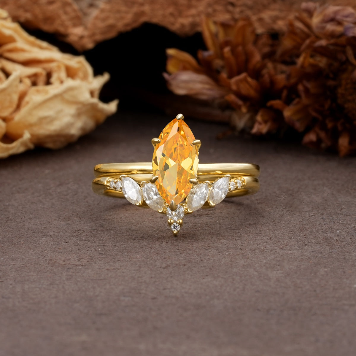 Luxurious Vintage 6-Prong Marquise Cut Citrine Bridal Ring Set - Yellow-Gold