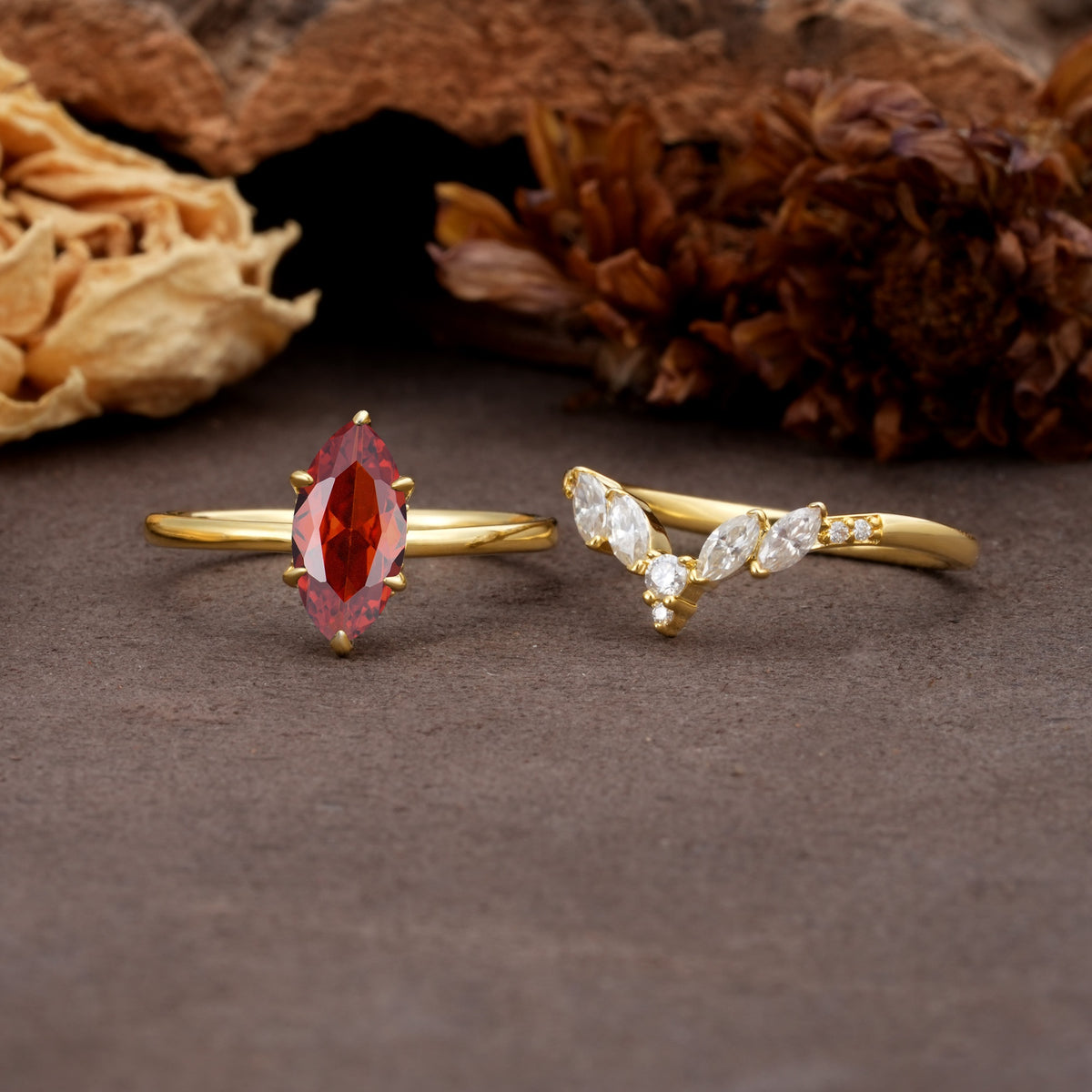 Luxurious Vintage 6-Prong Marquise Cut Garnet Bridal Ring Set - Additional view
