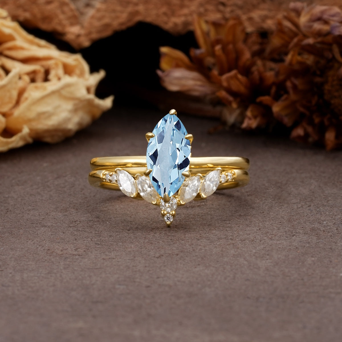 Luxurious Vintage 6-Prong Marquise Cut Aquamarine Bridal Ring Set - Yellow-Gold