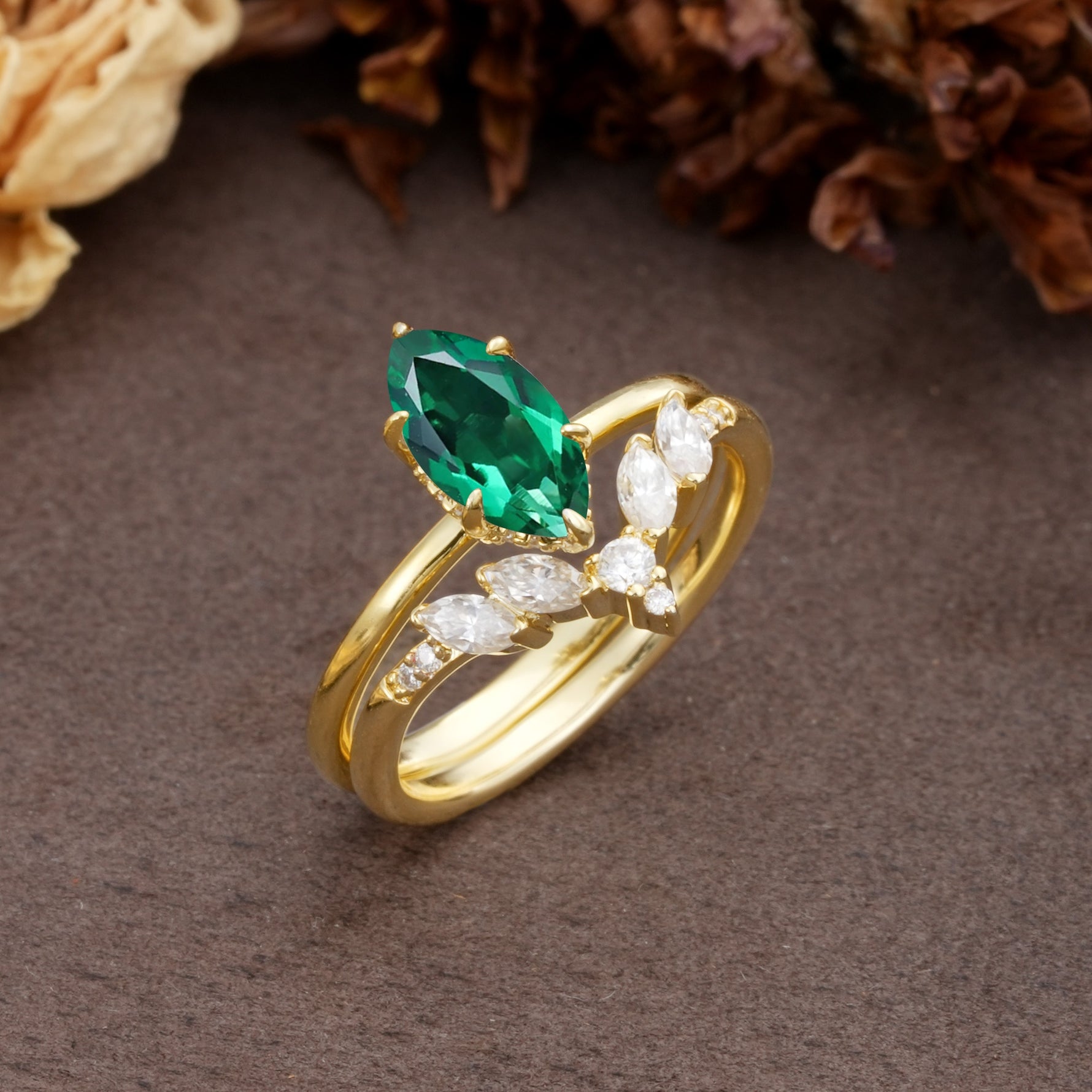 Luxurious Vintage 6-Prong Marquise Cut Emerald Bridal Ring Set - White-Gold
