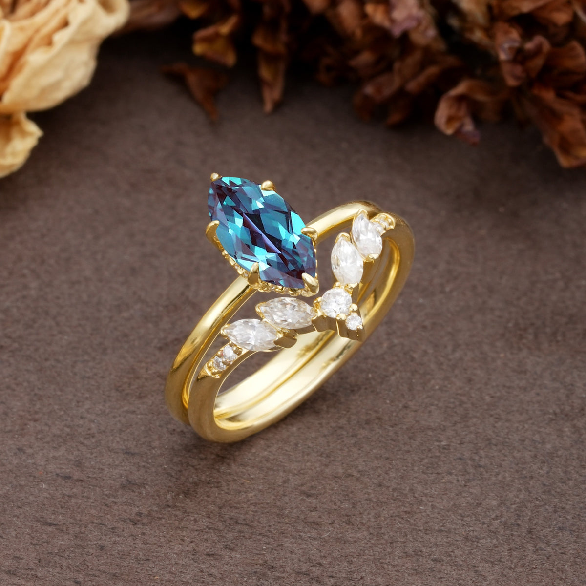 Luxurious Vintage 6-Prong Marquise Cut Alexandrite Bridal Ring Set - White-Gold