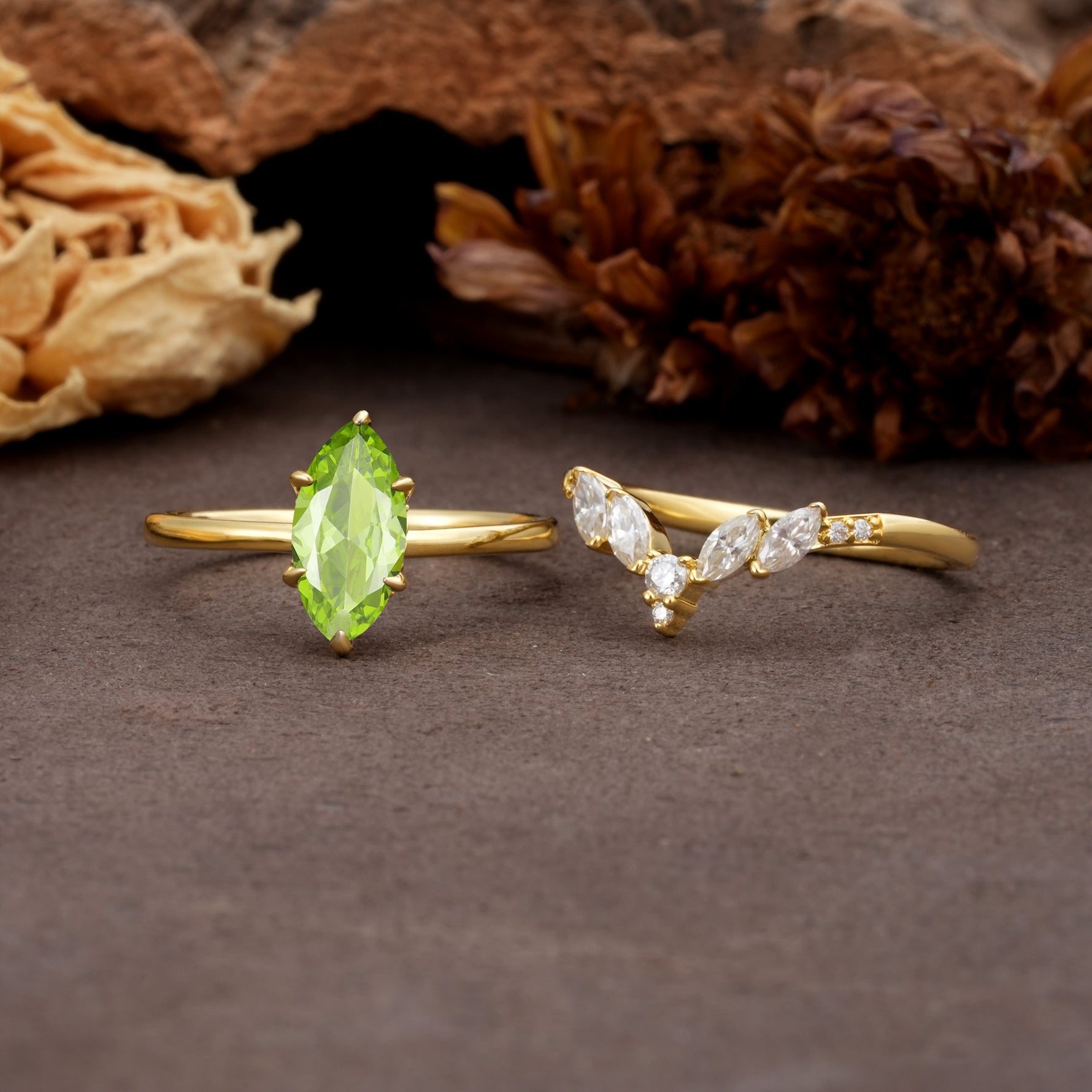 Luxurious Vintage 6-Prong Marquise Cut Peridot Bridal Ring Set - Additional view