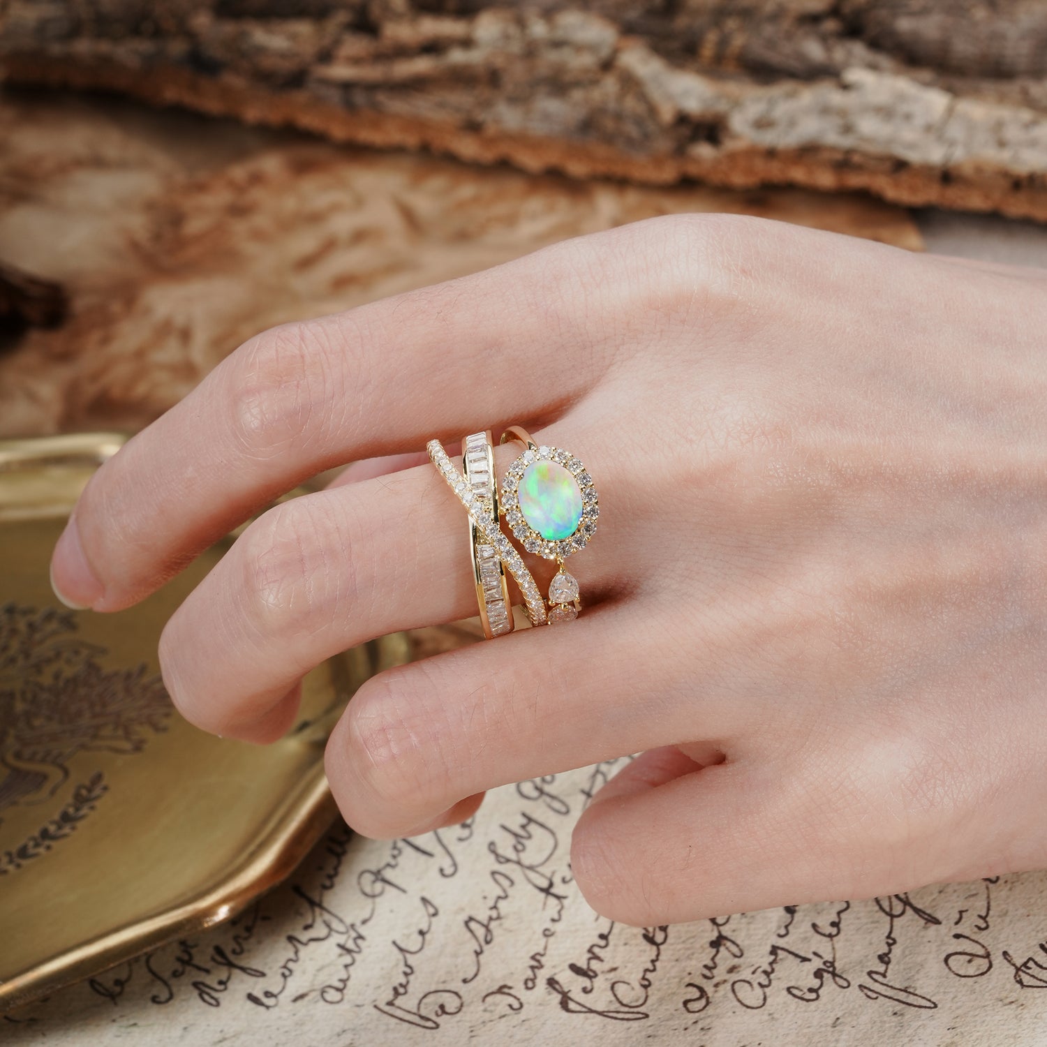Vintage-Luxury Entwined 4-Prong Oval Cut Fire Opal Engagement Ring