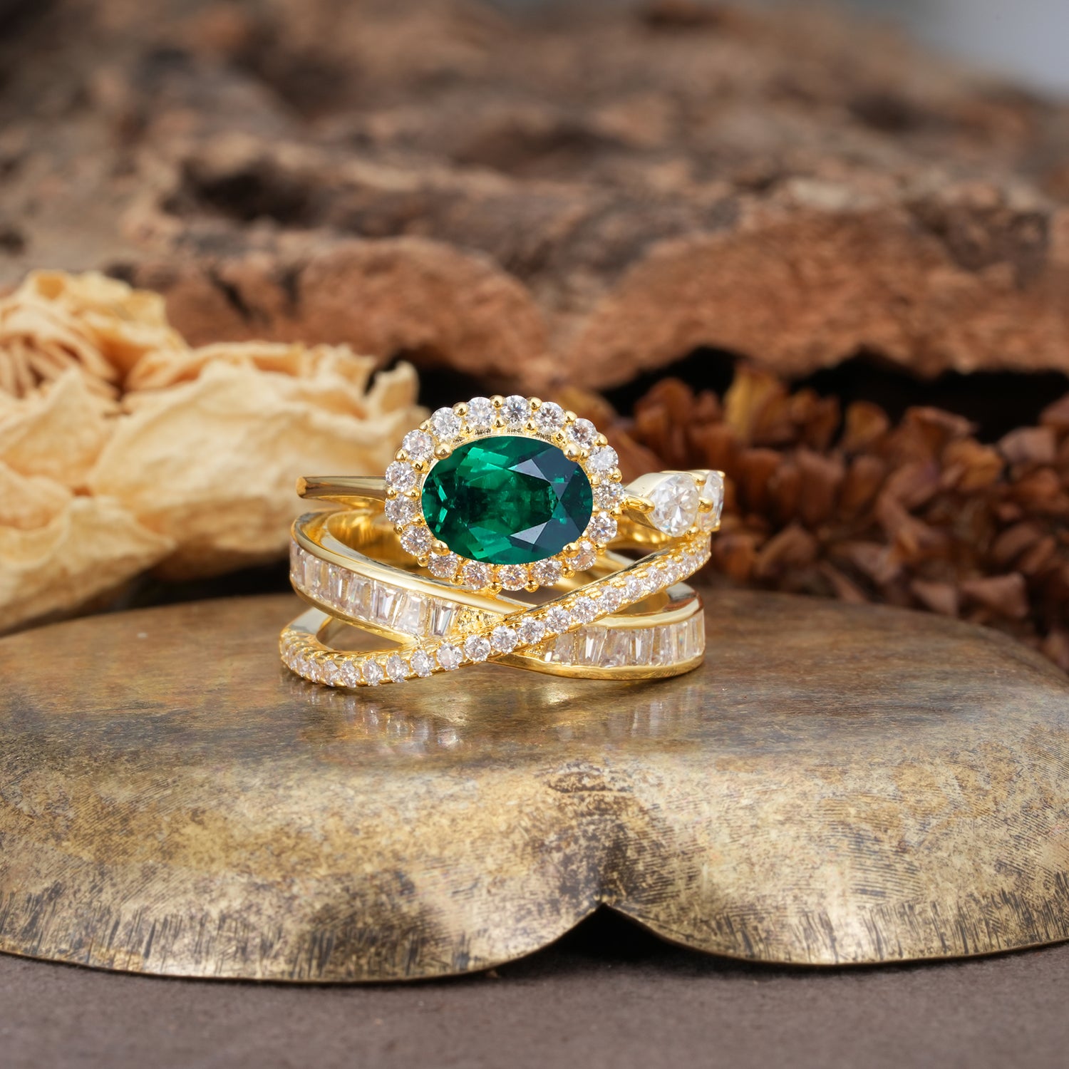 Vintage-Luxury Entwined 4-Prong Oval Cut Emerald Engagement Ring