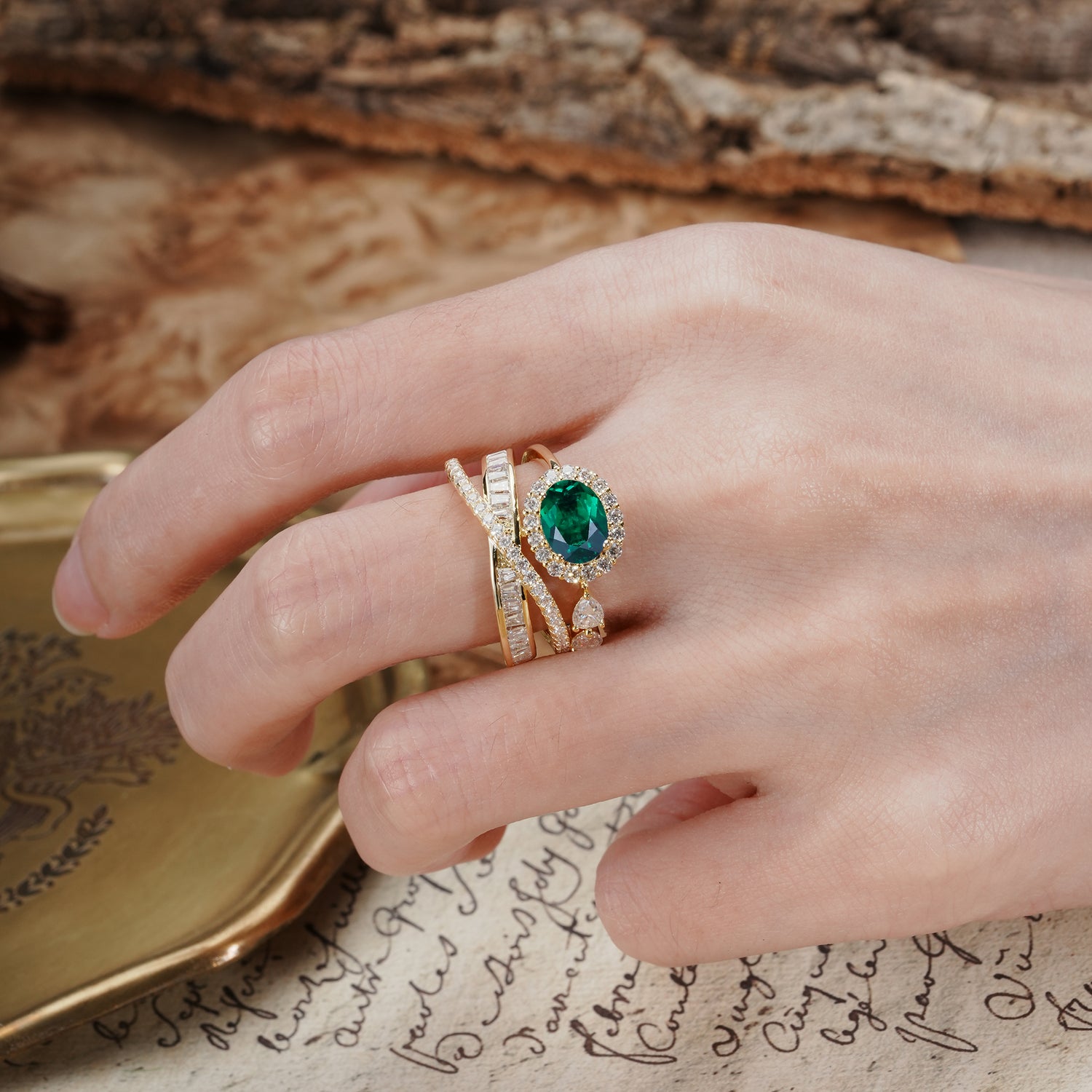 Vintage-Luxury Entwined 4-Prong Oval Cut Emerald Engagement Ring