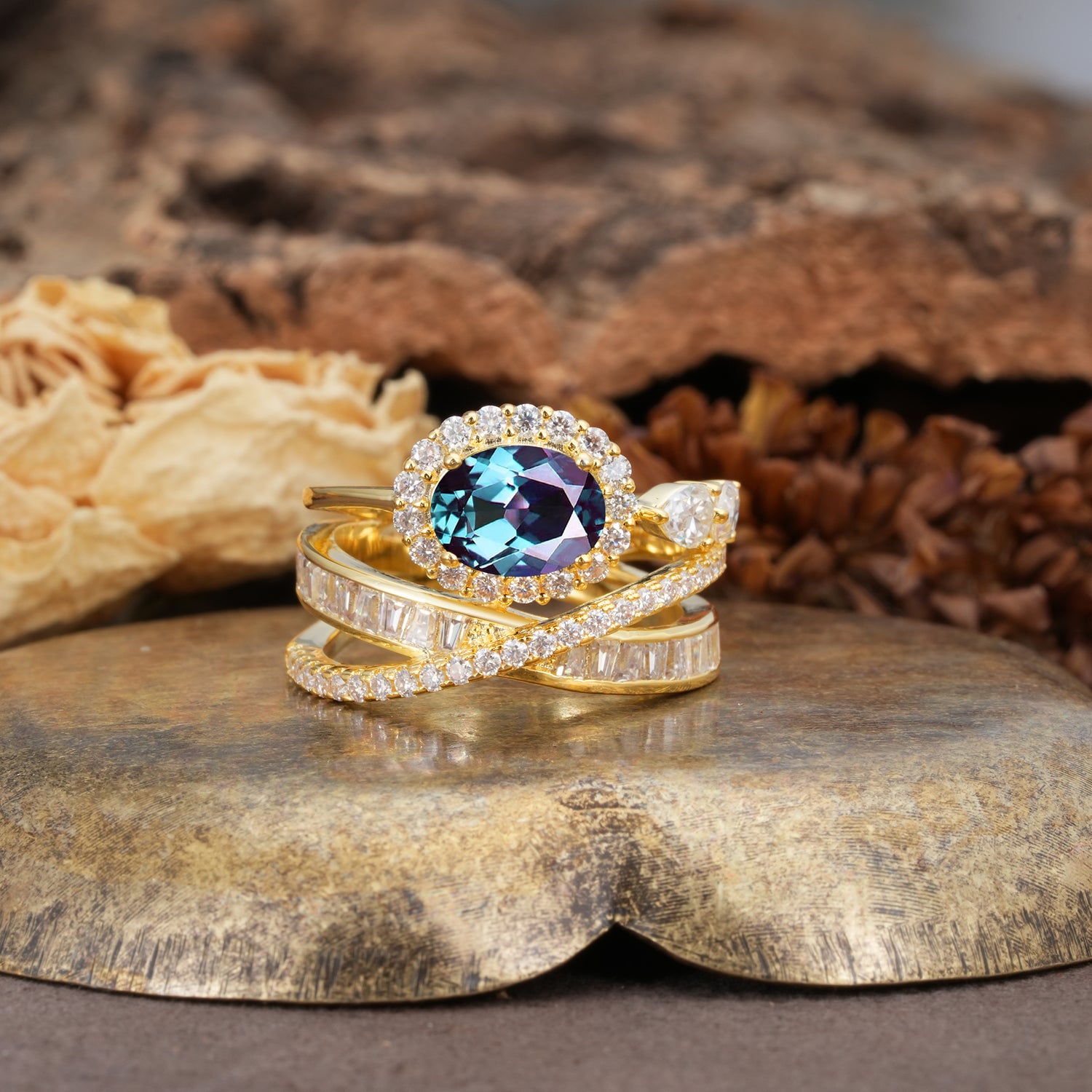 Vintage-Luxury Entwined 4-Prong Oval Cut Alexandrite Engagement Ring