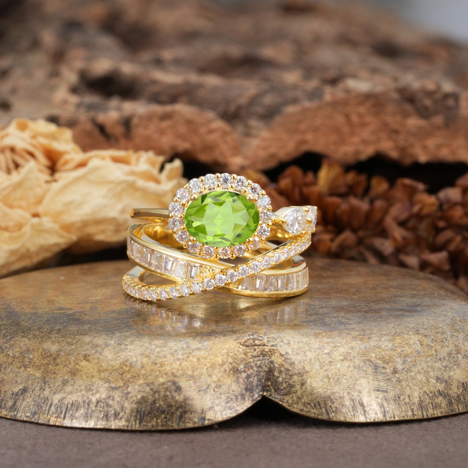 Vintage-Luxury Entwined 4-Prong Oval Cut Peridot Engagement Ring