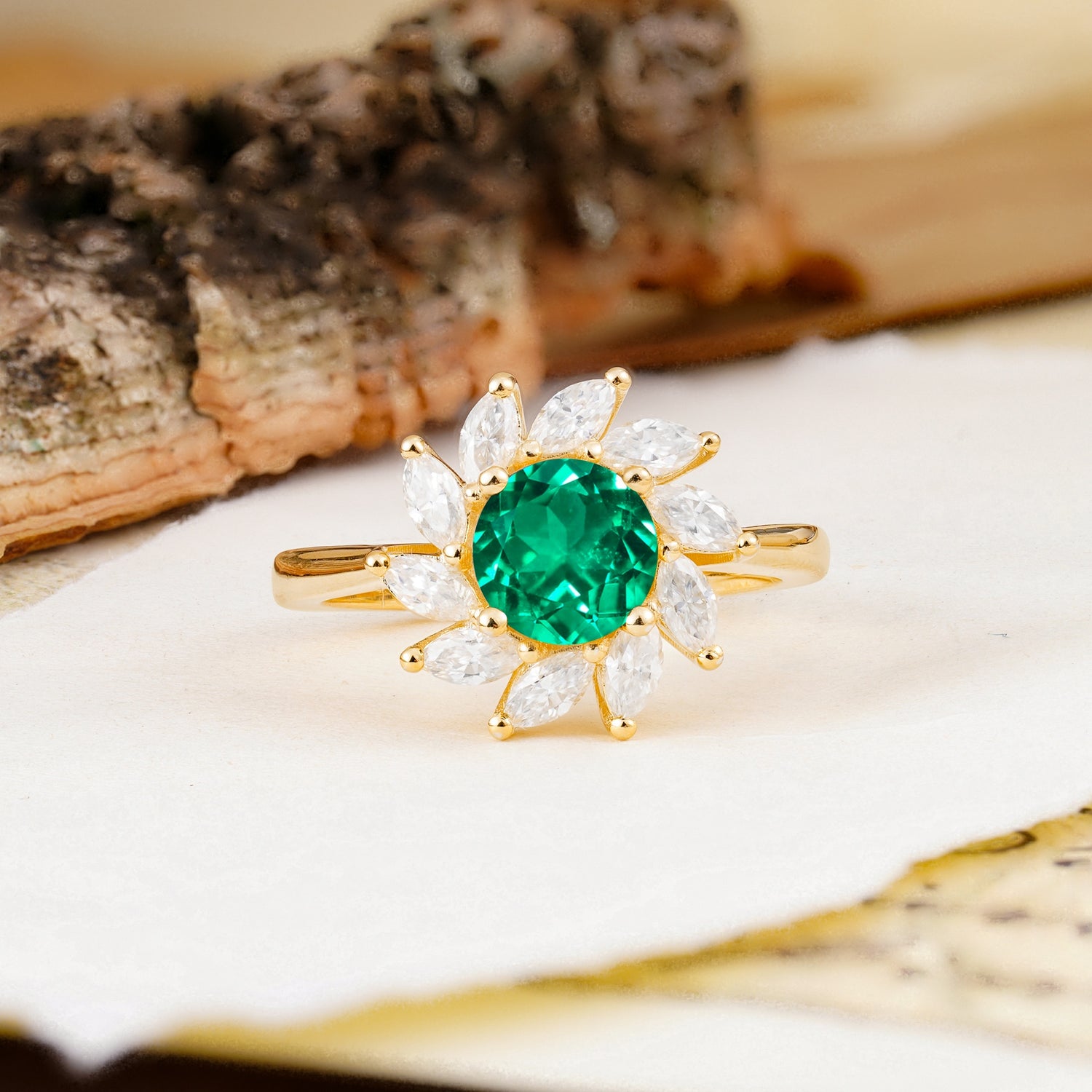 Nature-Inspired Classic Flower-Shaped 4-Prong Round Cut Emerald Engagement Ring