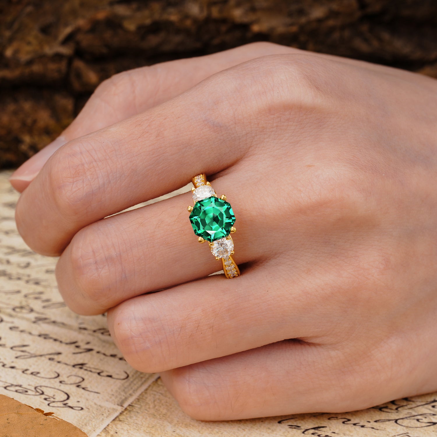 Classic Luxury 4-Prong Hexagonal Cut Emerald Three Stones Wedding Ring