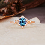 Luxurious Vintage 4-Prong Round Cut Alexandrite Engagement Ring - Additional view