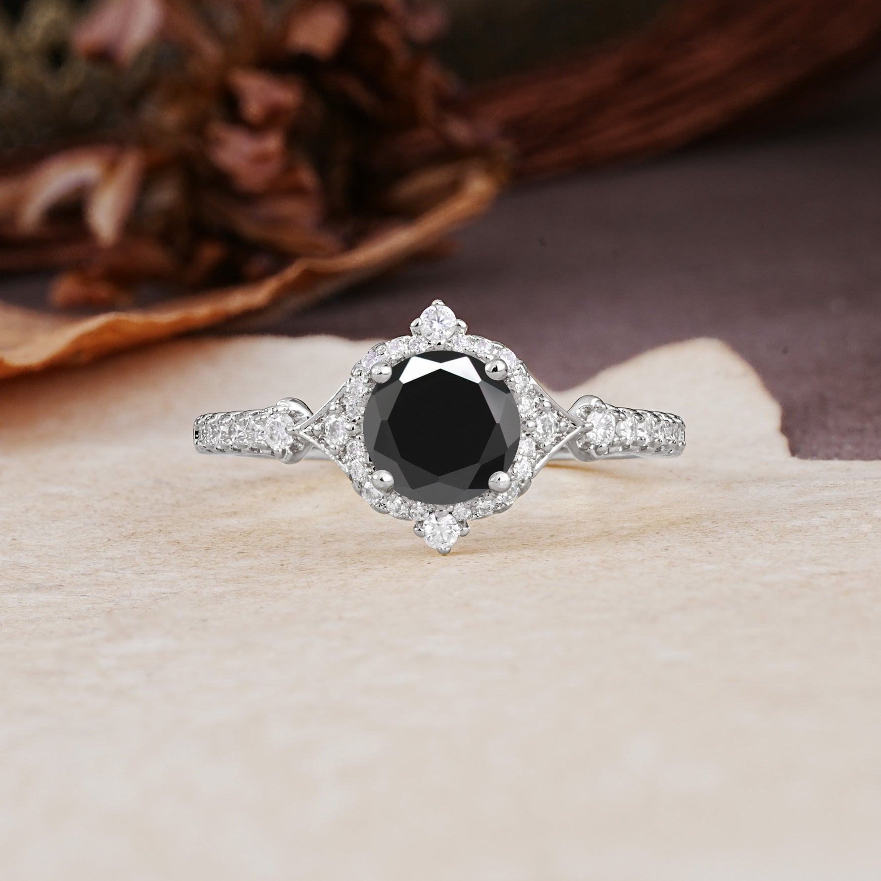 Luxurious Vintage 4-Prong Round Cut Black Onyx Engagement Ring - Additional view
