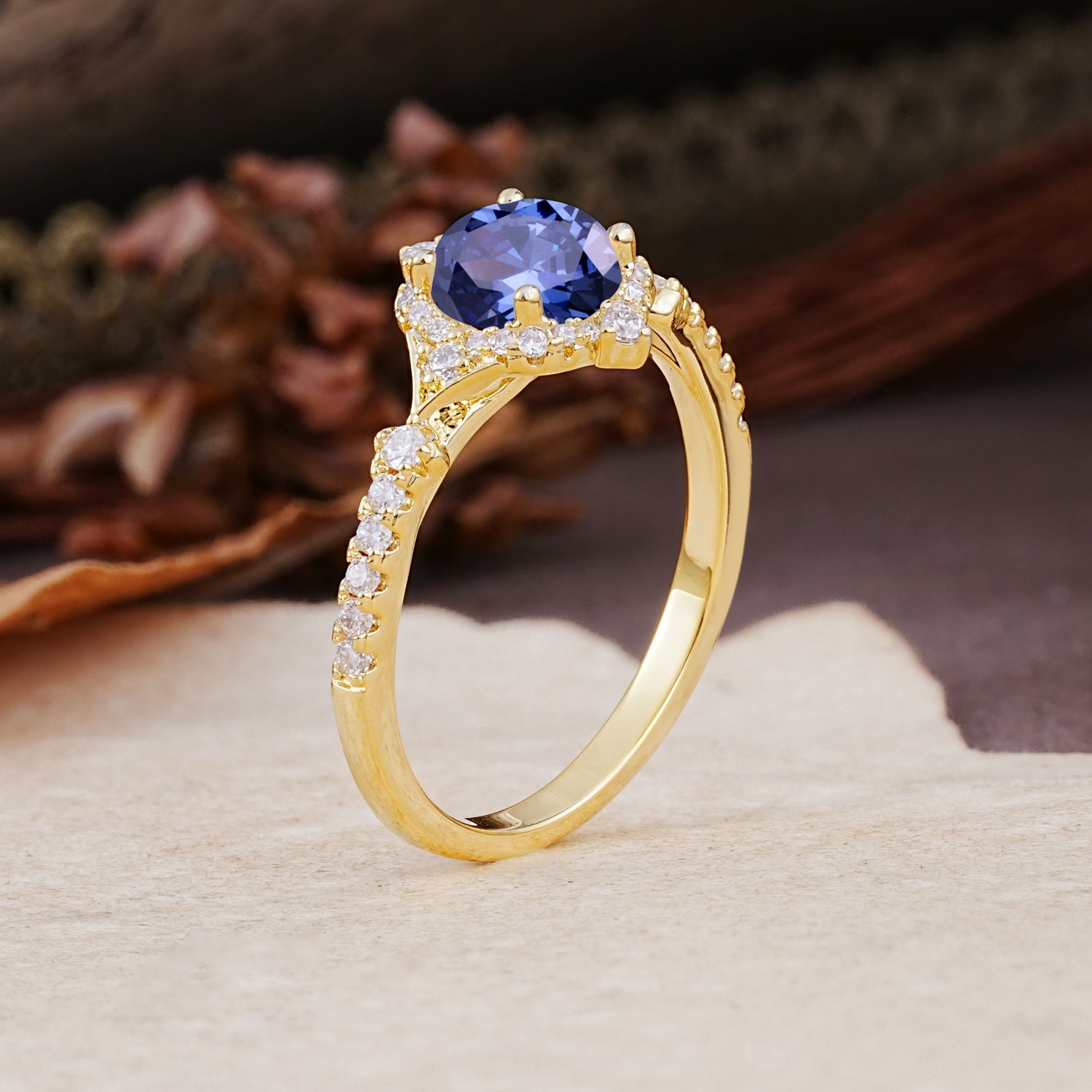 Luxurious Vintage 4-Prong Round Cut Tanzanite Engagement Ring - Additional view