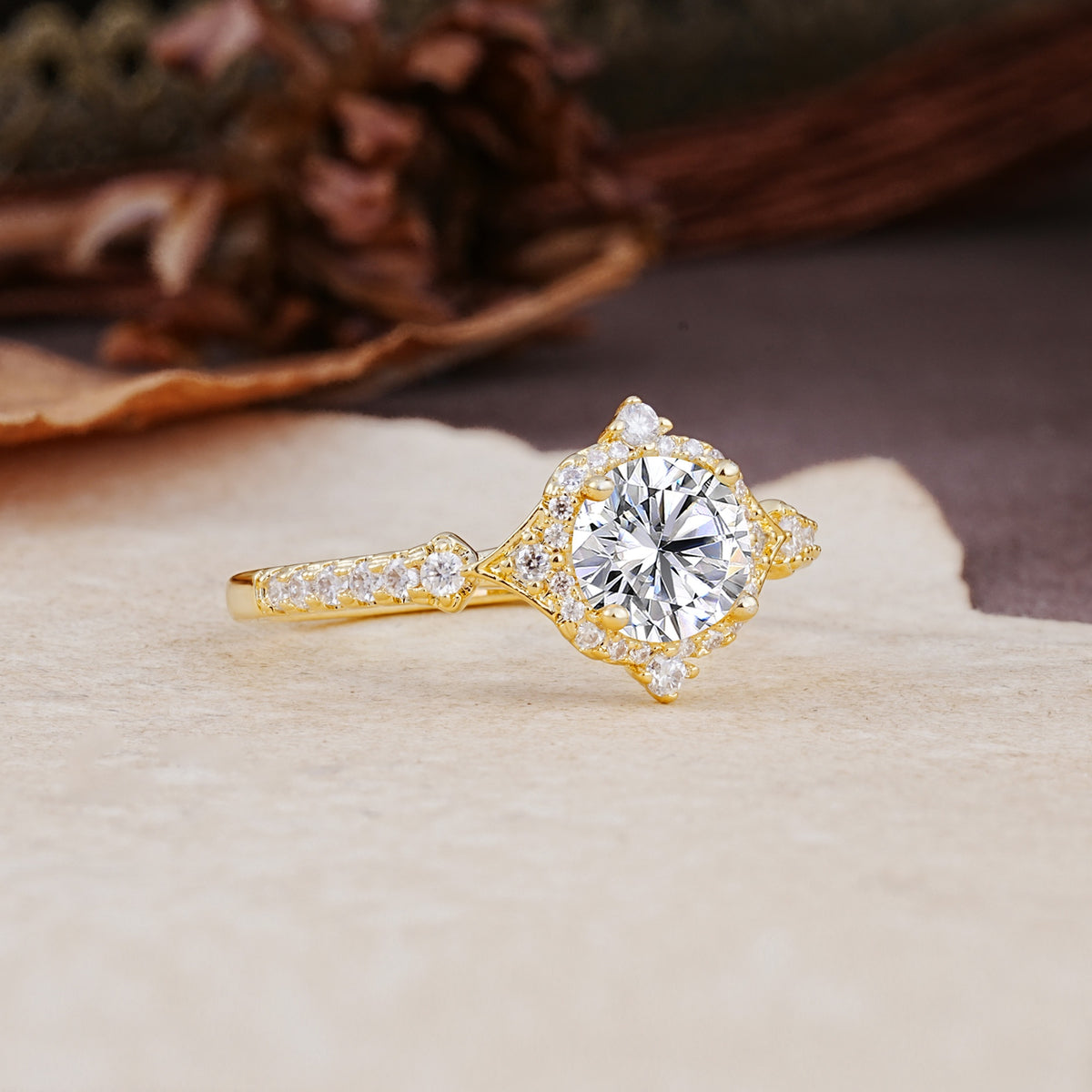 Luxurious Vintage 4-Prong Round Cut Lab Diamond Engagement Ring - Additional view