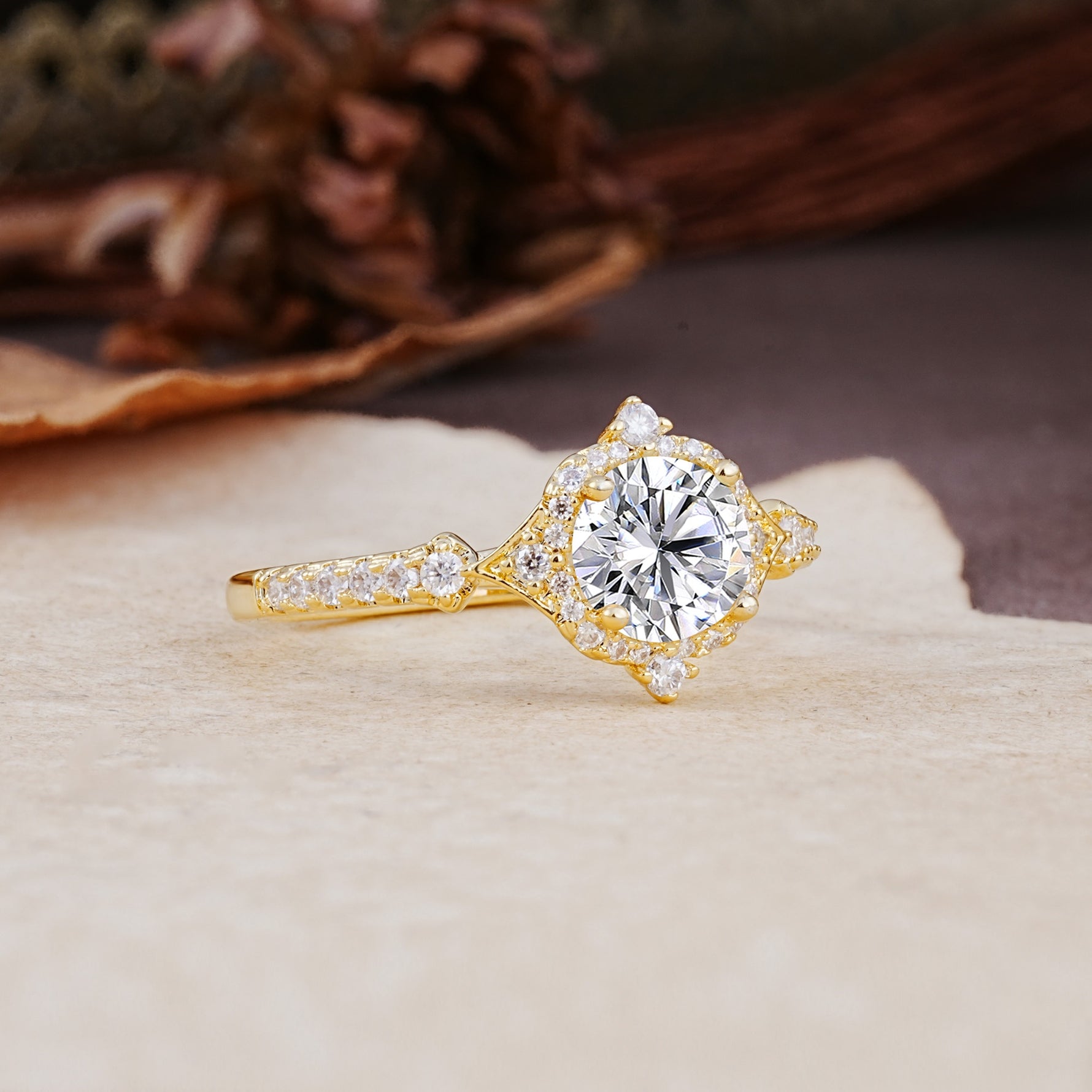 Luxurious Vintage 4-Prong Round Cut Lab Diamond Engagement Ring - Additional view